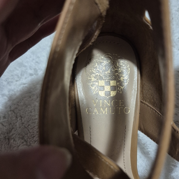 Vince Camuto Tan Heels with Modern Straps..SIZE:7M - Picture 13 of 13